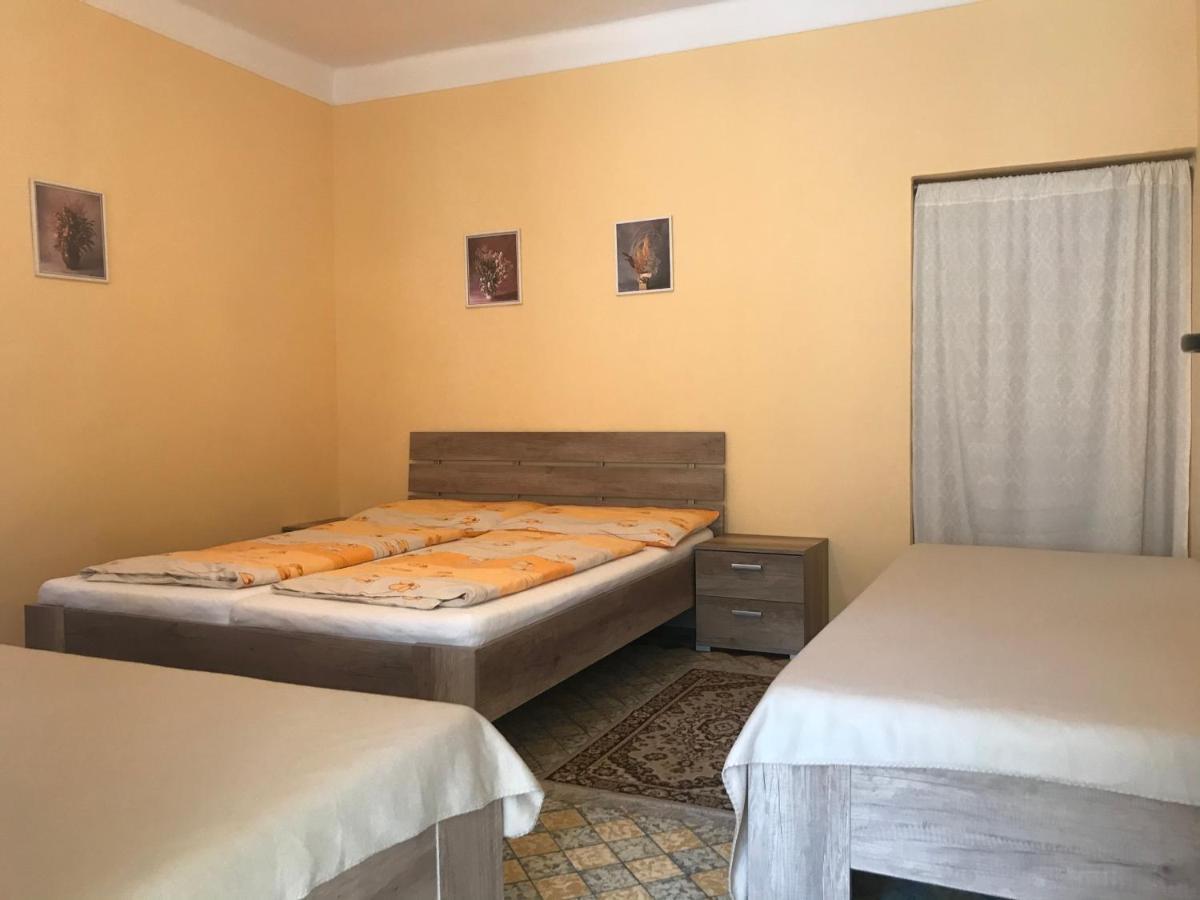 Apartman U Karla Veľký Meder Esterno foto