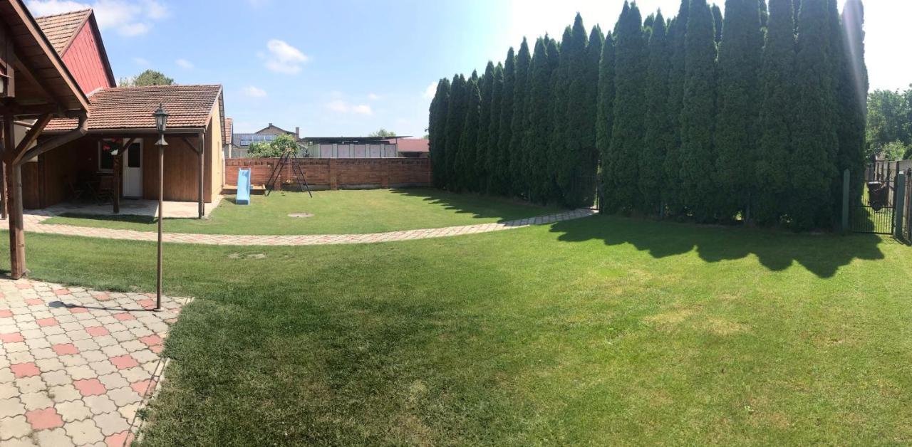 Apartman U Karla Veľký Meder Esterno foto