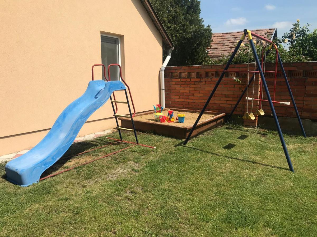 Apartman U Karla Veľký Meder Esterno foto